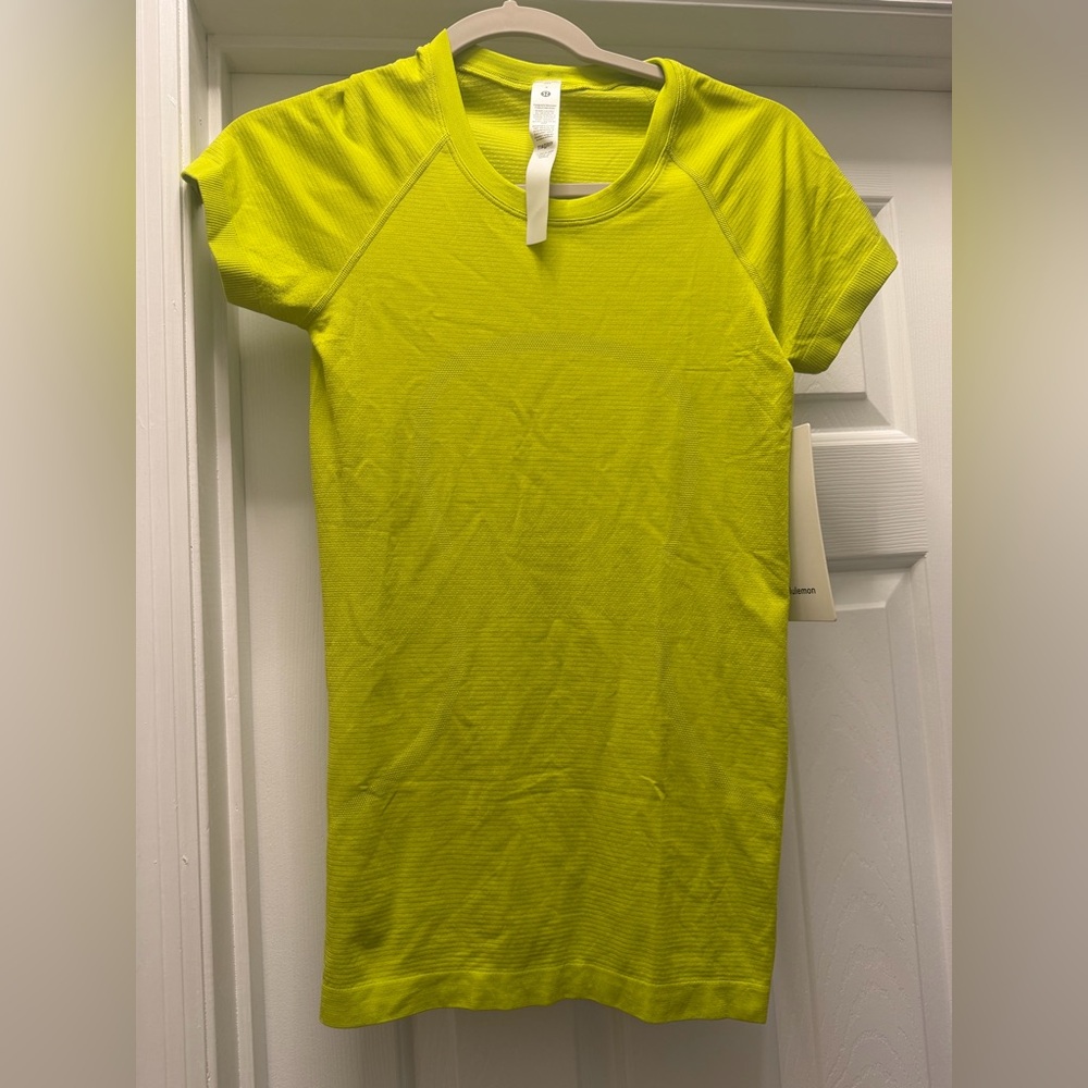Lululemon swiftly tech 2.0 size 4. NWT